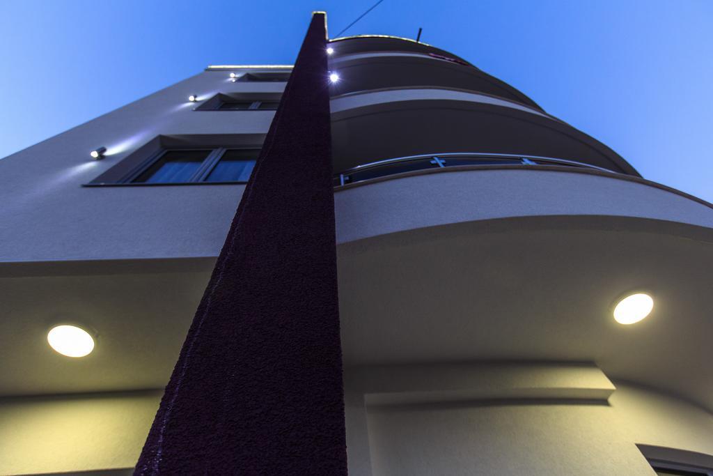 Hotel Edita Улцинь Екстер'єр фото