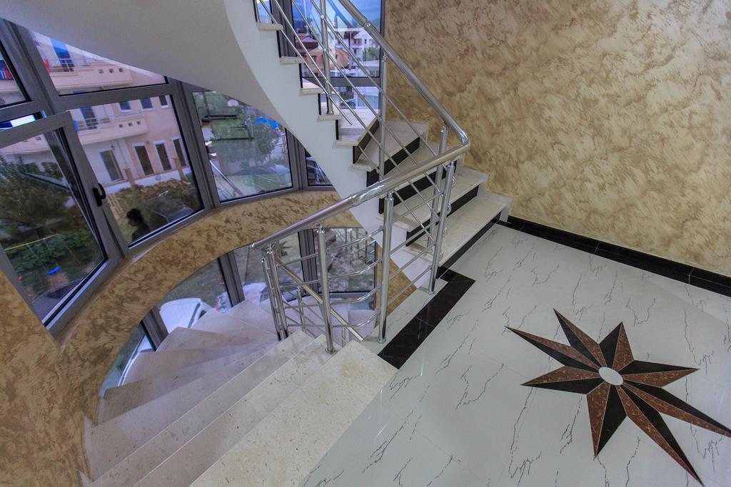 Hotel Edita Улцинь Екстер'єр фото