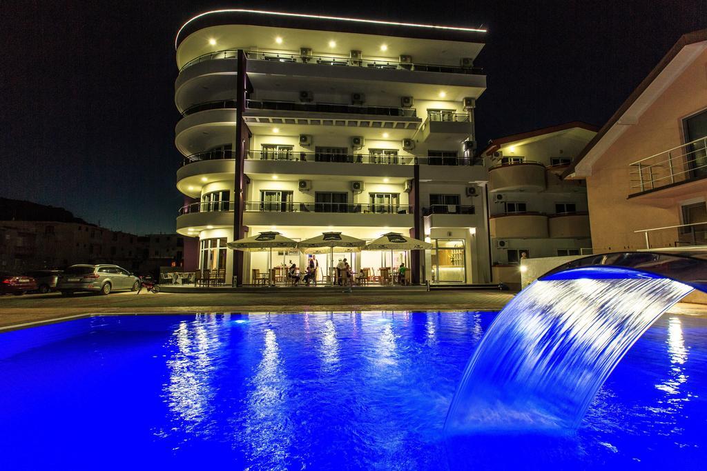 Hotel Edita Улцинь Екстер'єр фото