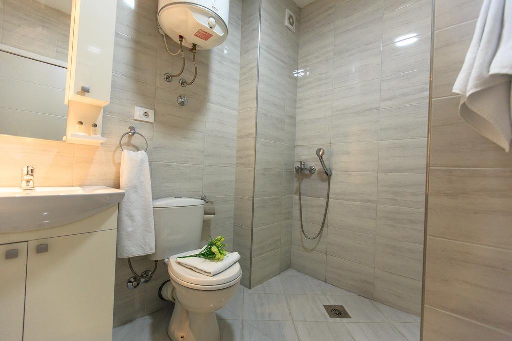 Hotel Edita Улцинь Екстер'єр фото
