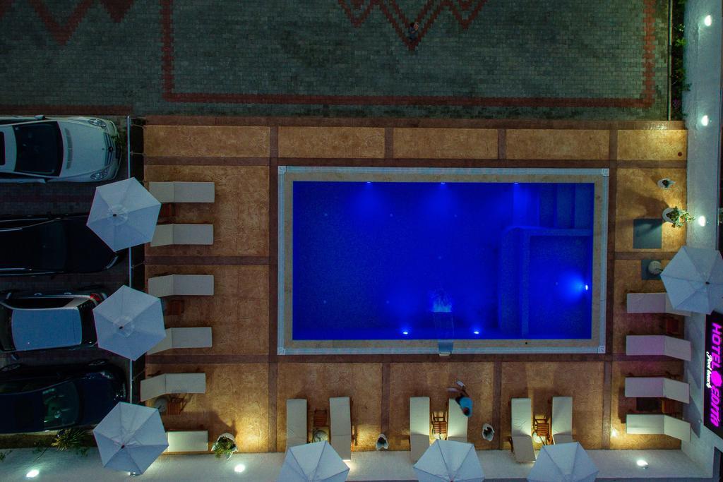 Hotel Edita Улцинь Екстер'єр фото